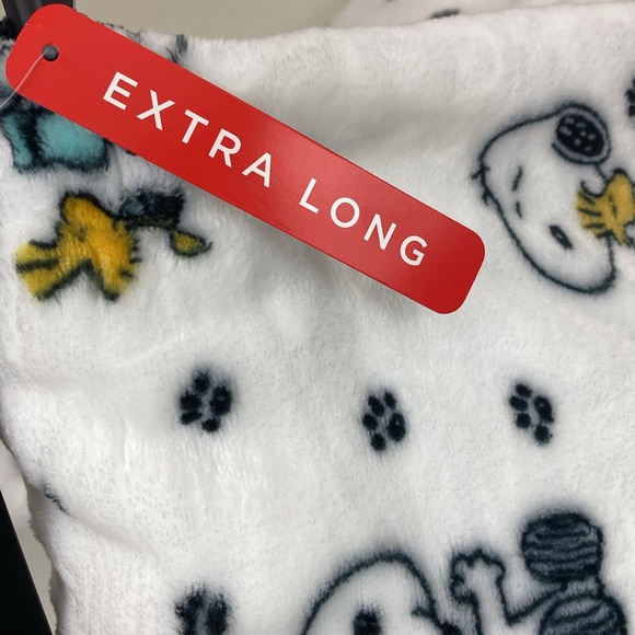 Berkshire Peanuts VelvetLoft throw 60”x70” Snoopy Woodstock extra long NWT! - Picture 6 of 10